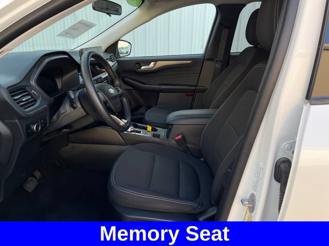 Used 2023 Ford Escape Active w/ Tech Pack #2 AWD/4WD image 9