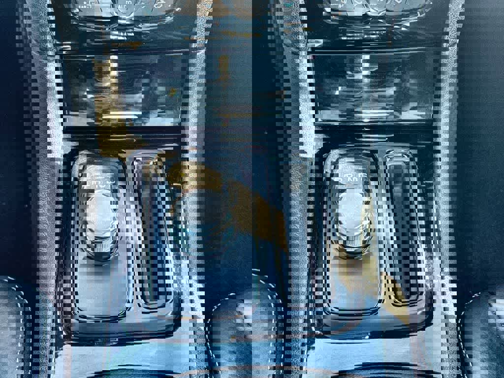 Used 2023 Chrysler 300 S image 17