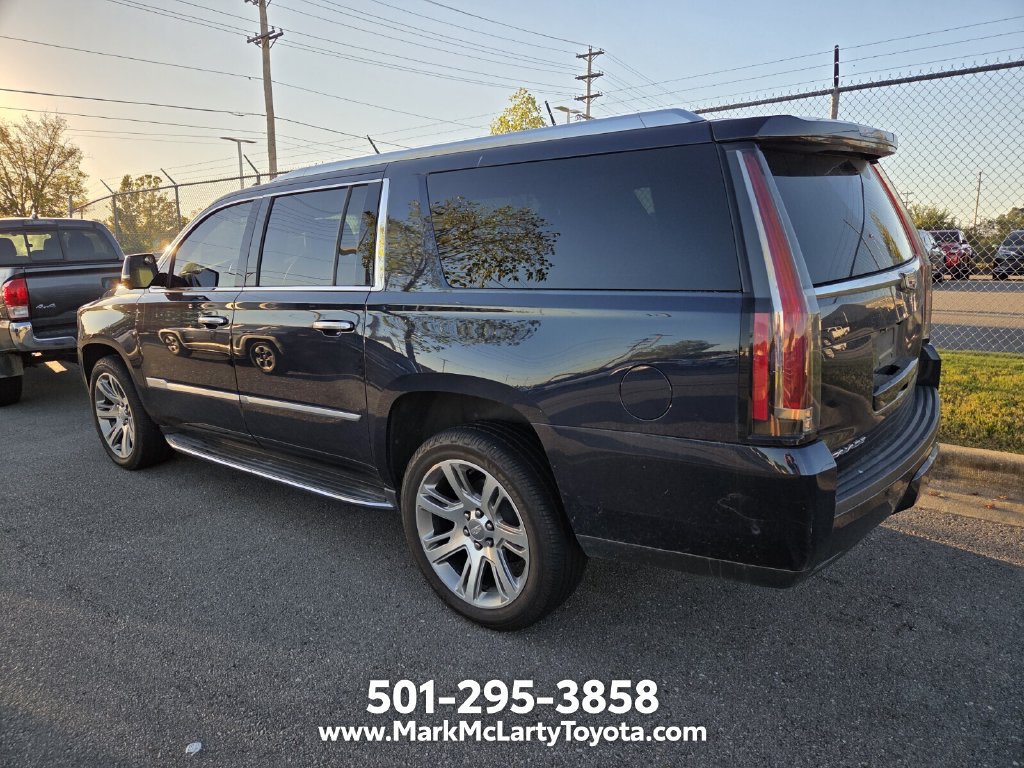 Used 2019 Cadillac Escalade ESV Luxury AWD/4WD image 5