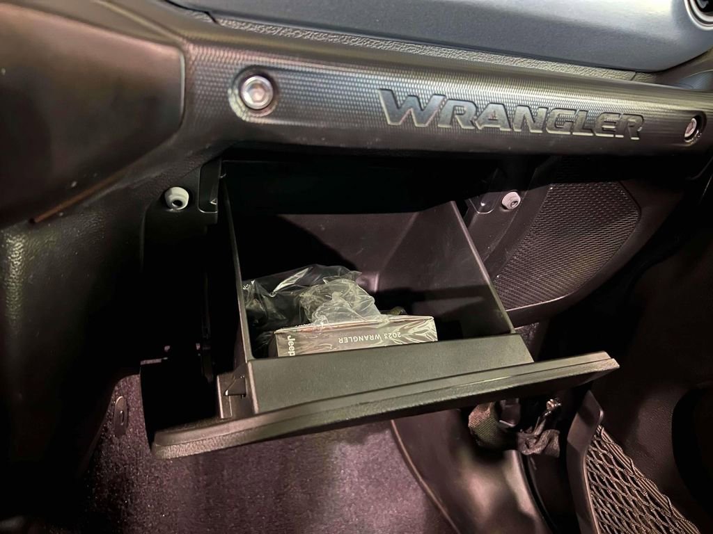 Used 2023 Jeep Wrangler Sport S AWD/4WD image 31