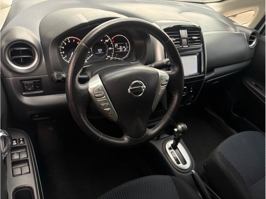 Used 2015 Nissan Versa Note SV FWD image 2