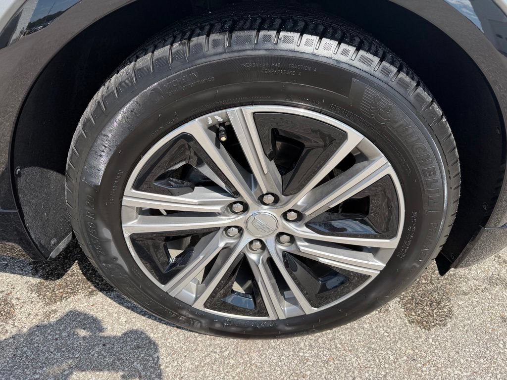 Used 2024 Cadillac Lyriq Luxury w/ LPO, Floor Liner Package AWD/4WD image 4