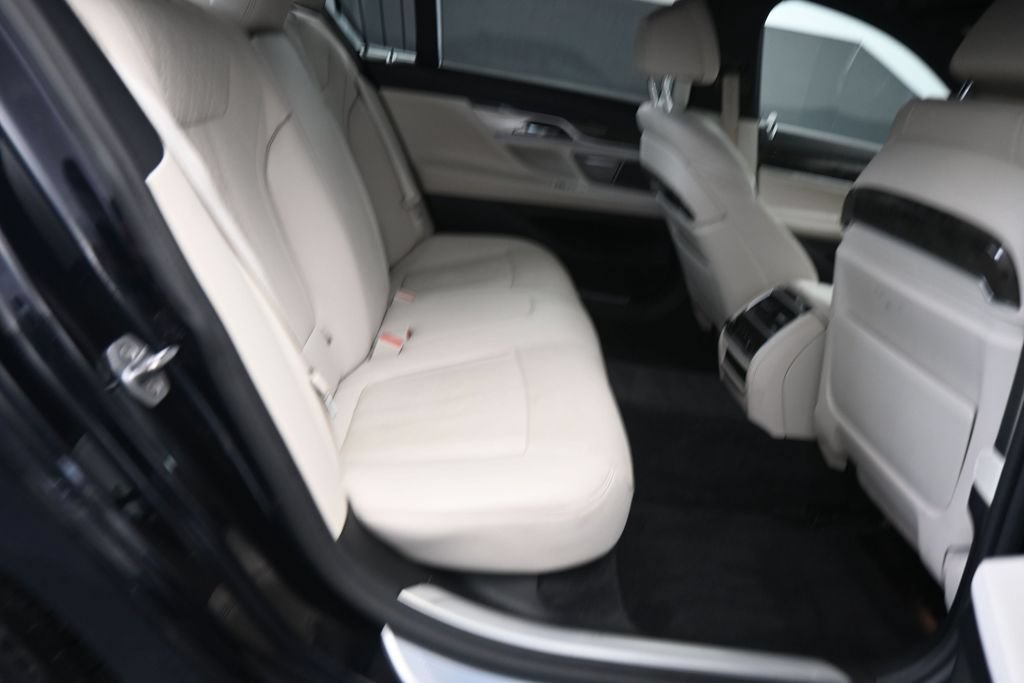 Used 2018 BMW 750i xDrive AWD/4WD image 13