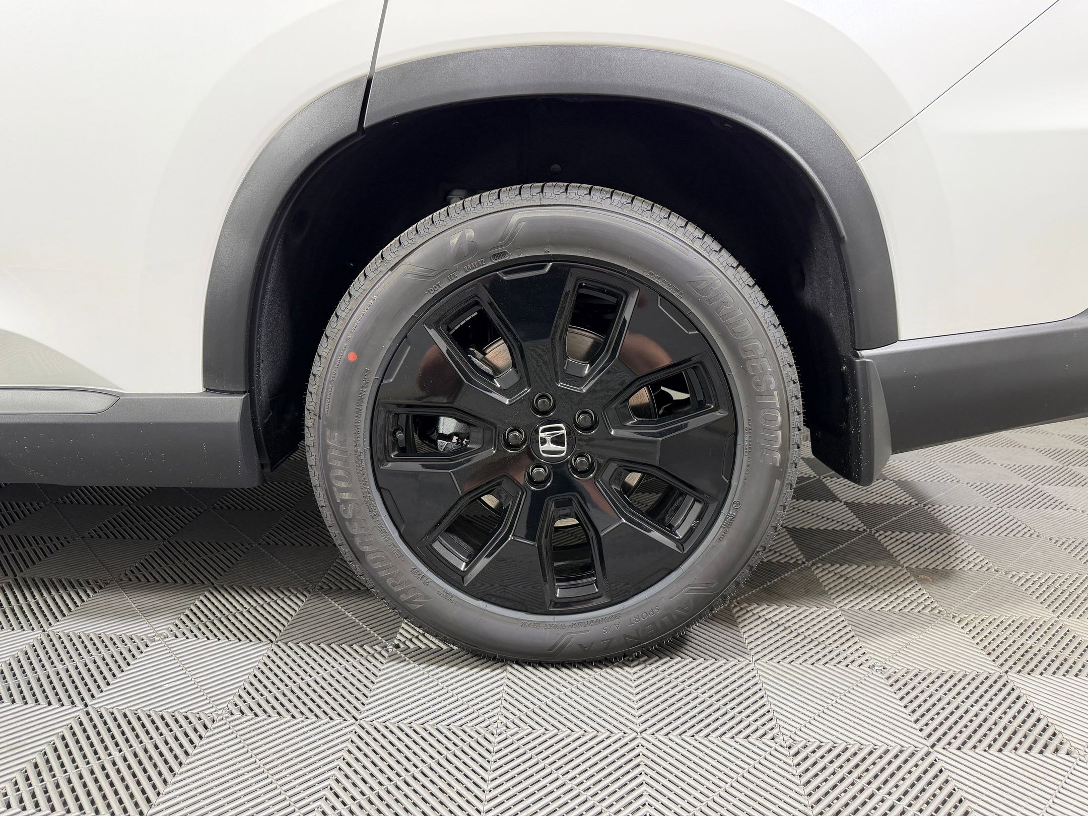 New 2026 Honda Pilot Black Edition image 18