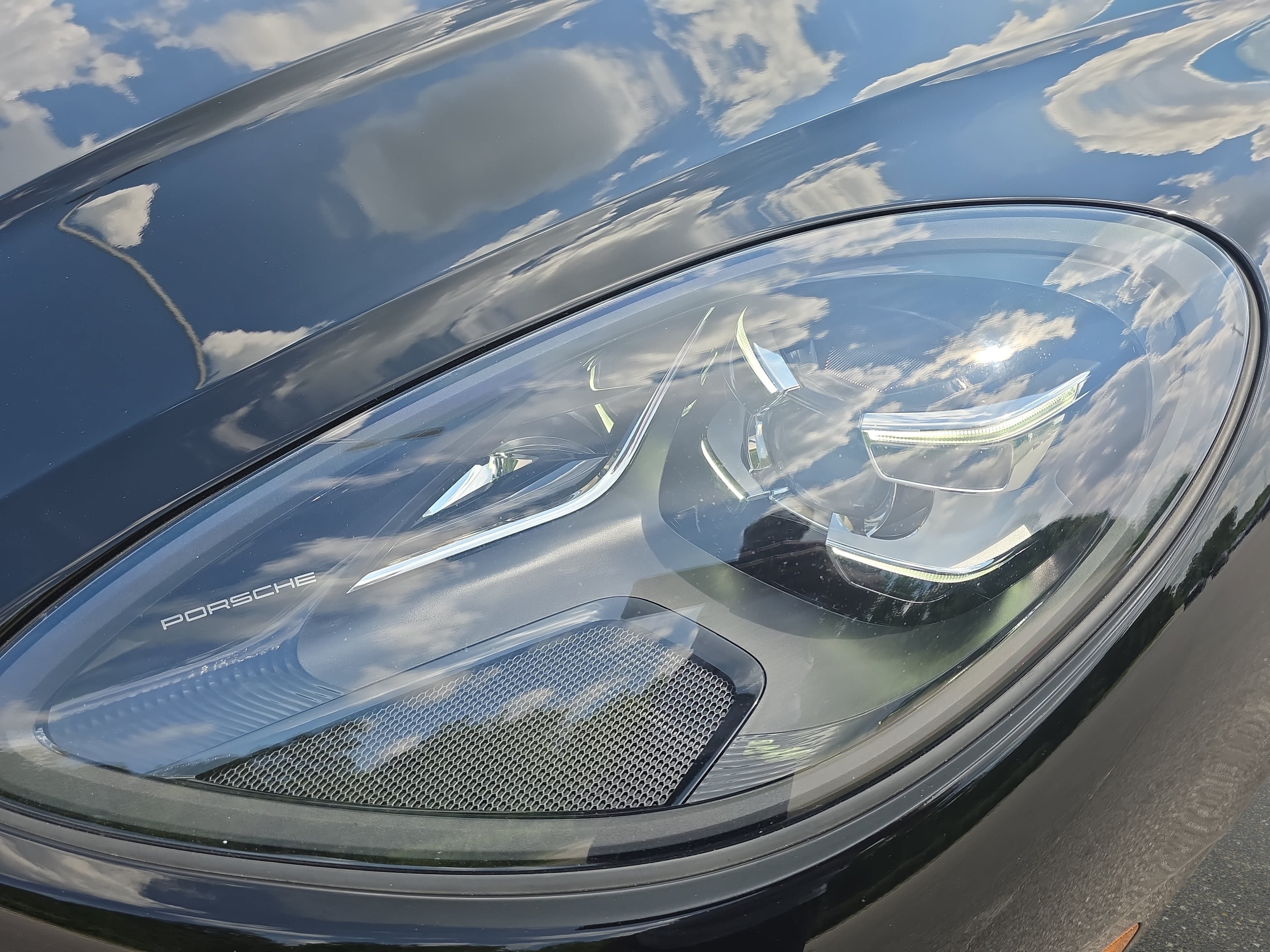 Used 2021 Porsche Macan AWD/4WD image 31