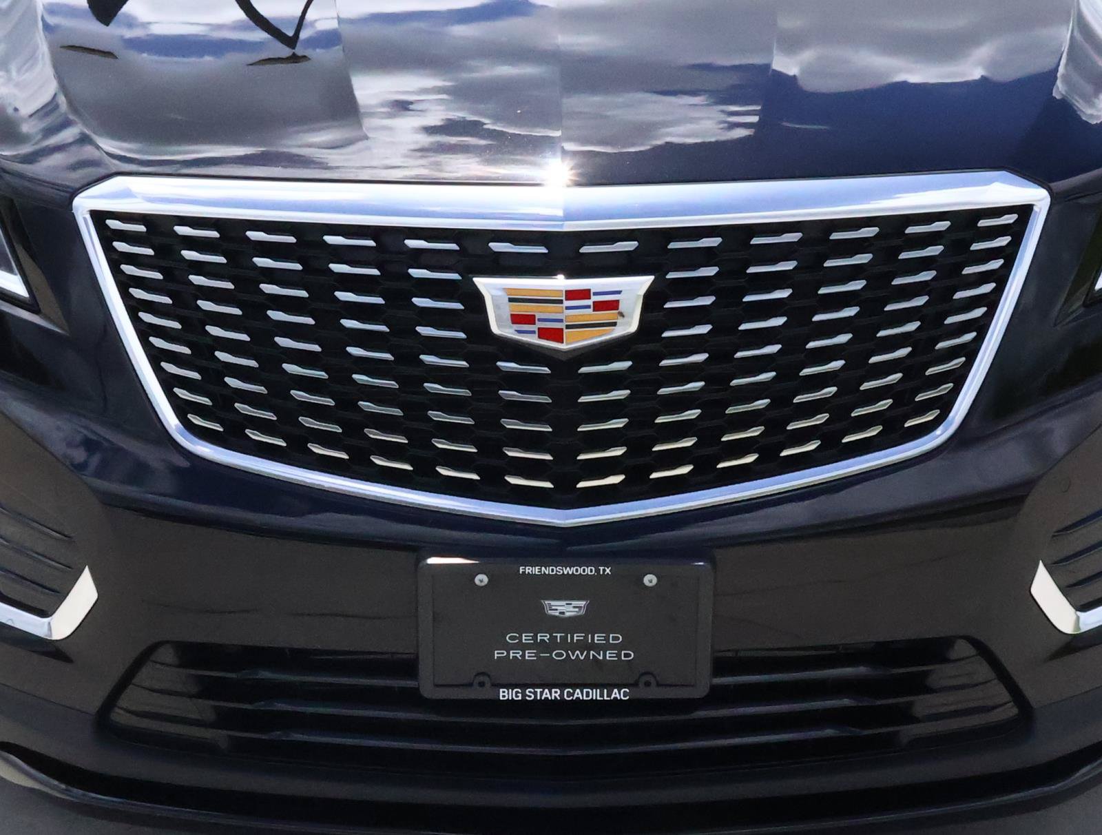 Used 2025 Cadillac XT5 Luxury w/ LPO, Floor Liner Package FWD image 8