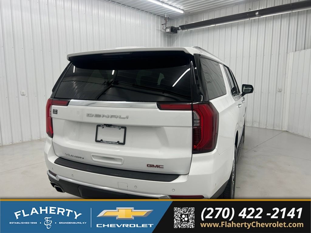 Used 2025 GMC Yukon XL Denali AWD/4WD image 3