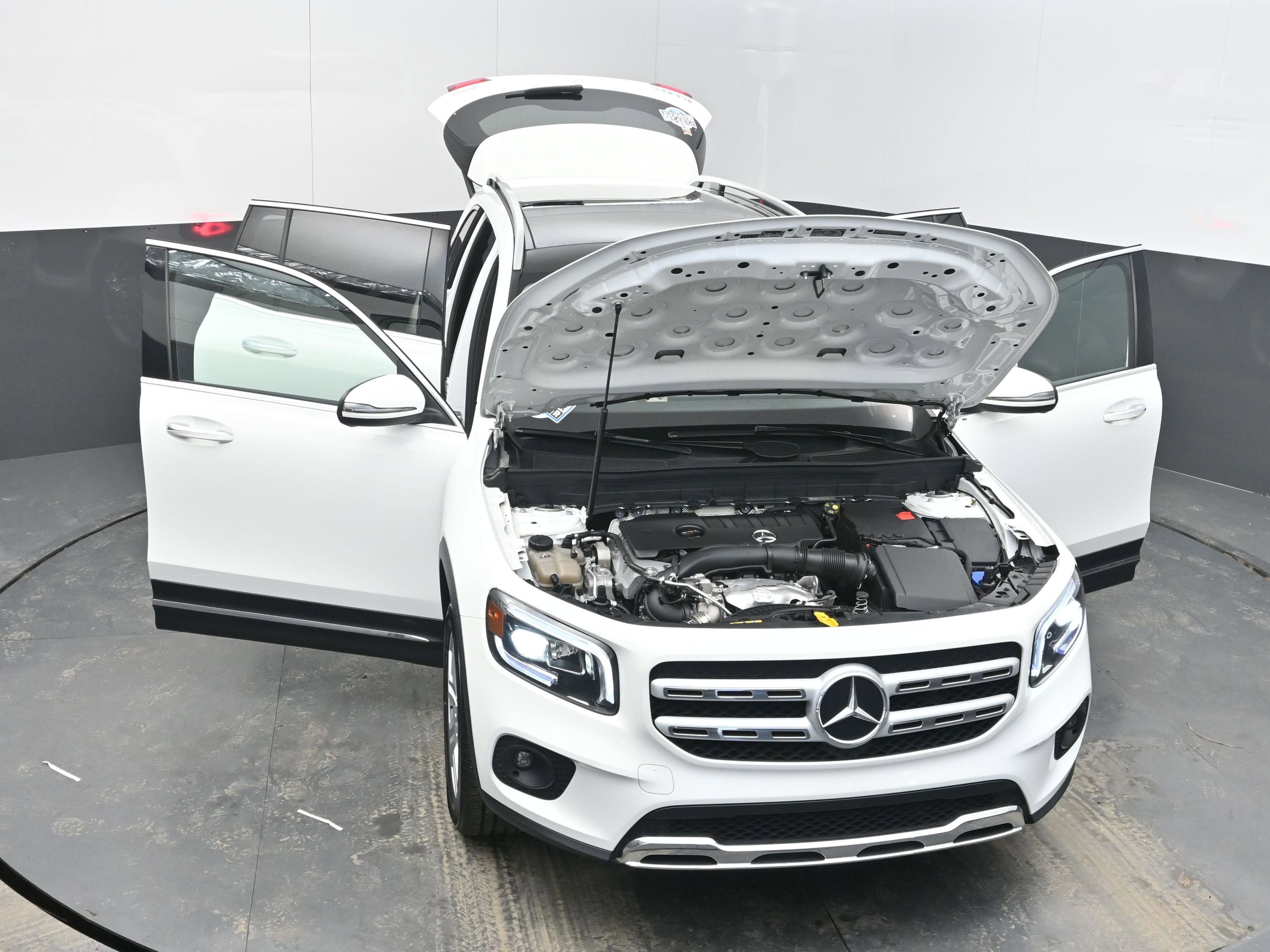 Used 2023 Mercedes-Benz GLB 250 4MATIC w/ Premium Package image 40