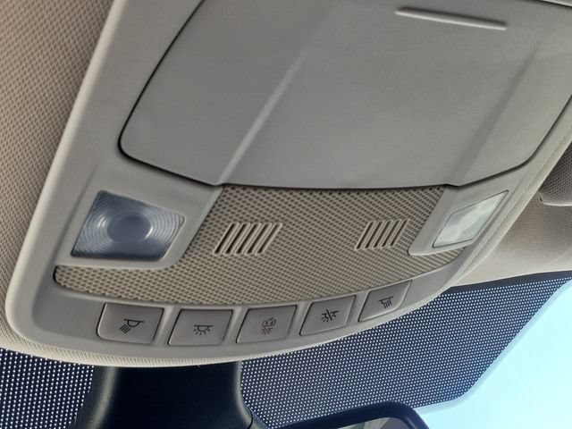 Used 2022 Ford Edge Titanium w/ Equipment Group 301A AWD/4WD image 19