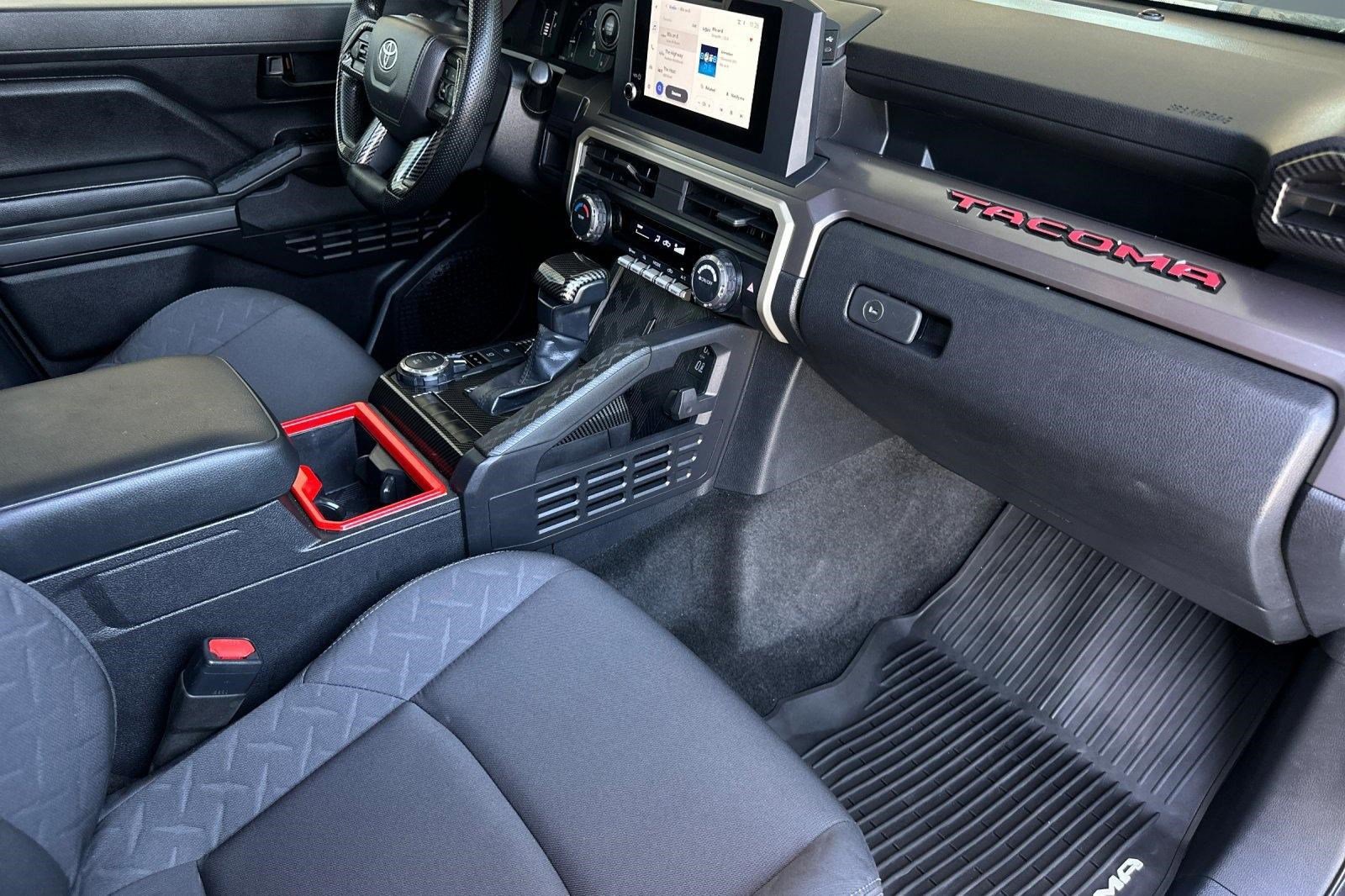 Used 2025 Toyota Tacoma SR5 AWD/4WD image 31