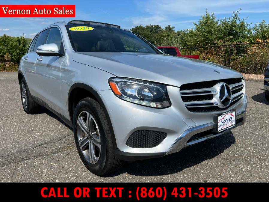 Used 2019 Mercedes-Benz GLC 300 4MATIC image 3