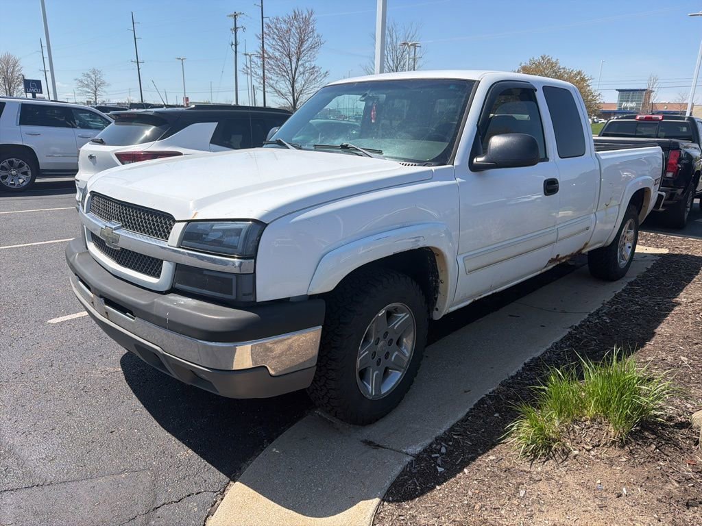 Used 2004 Chevrolet Silverado 1500 w/ Light Duty Power Package AWD/4WD image 3