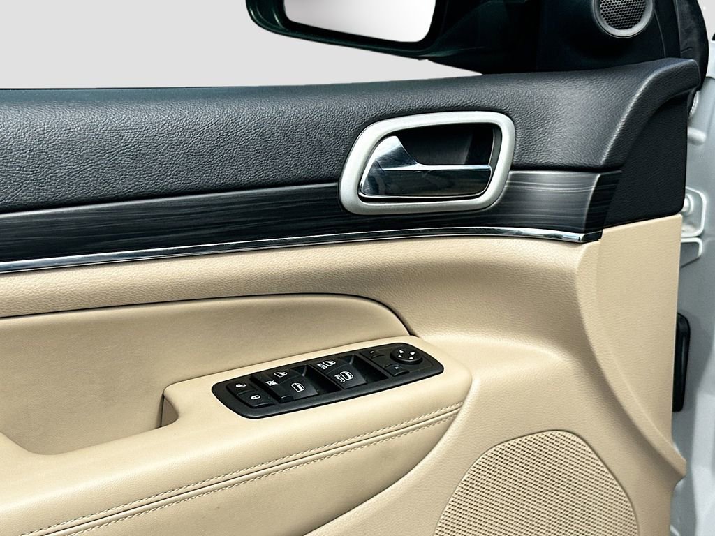 Used 2021 Jeep Grand Cherokee Limited image 18