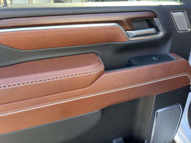 Used 2024 GMC Sierra 3500 Denali Ultimate image 12