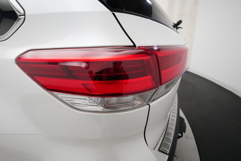 Used 2018 Toyota Highlander Limited Platinum image 33