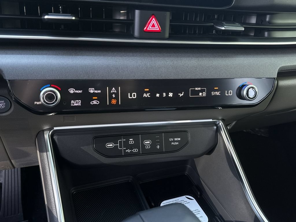 New 2026 Kia Carnival EX FWD image 33