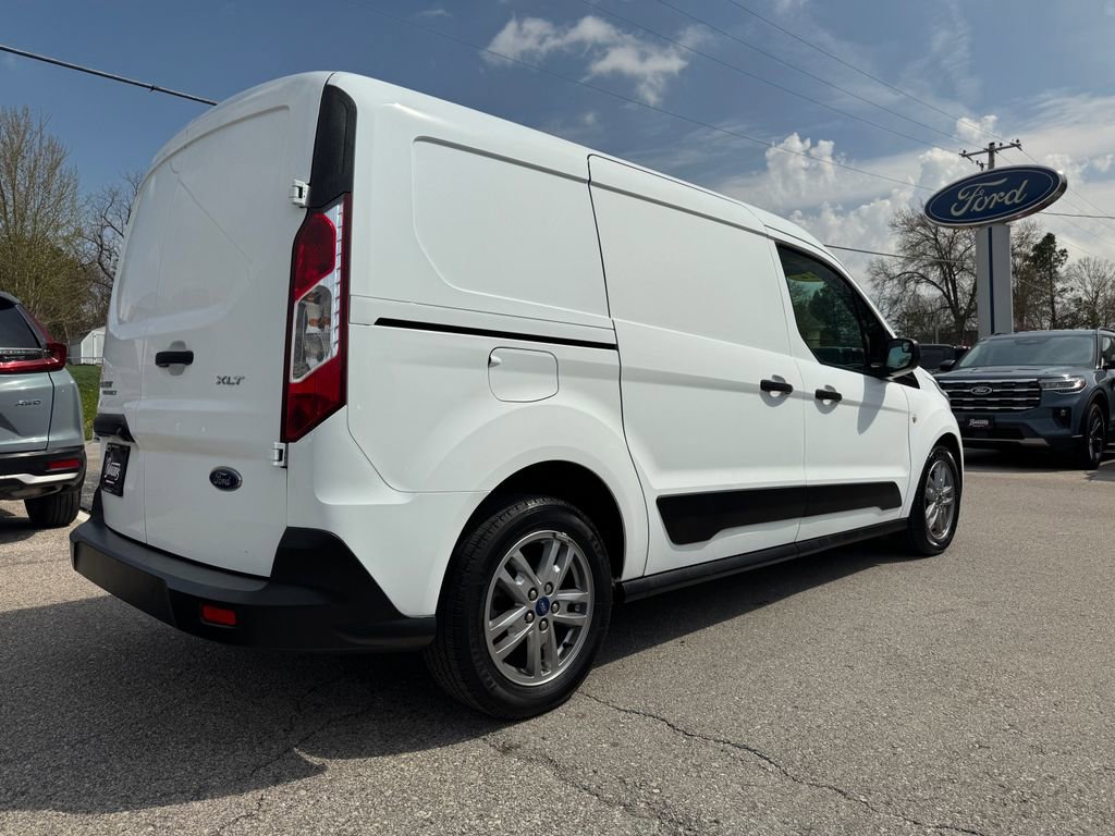 Used 2022 Ford Transit Connect XLT FWD image 5