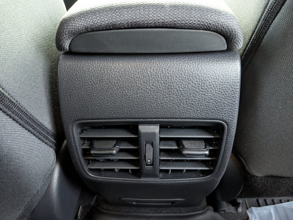 Used 2026 Toyota Corolla Cross LE FWD image 28