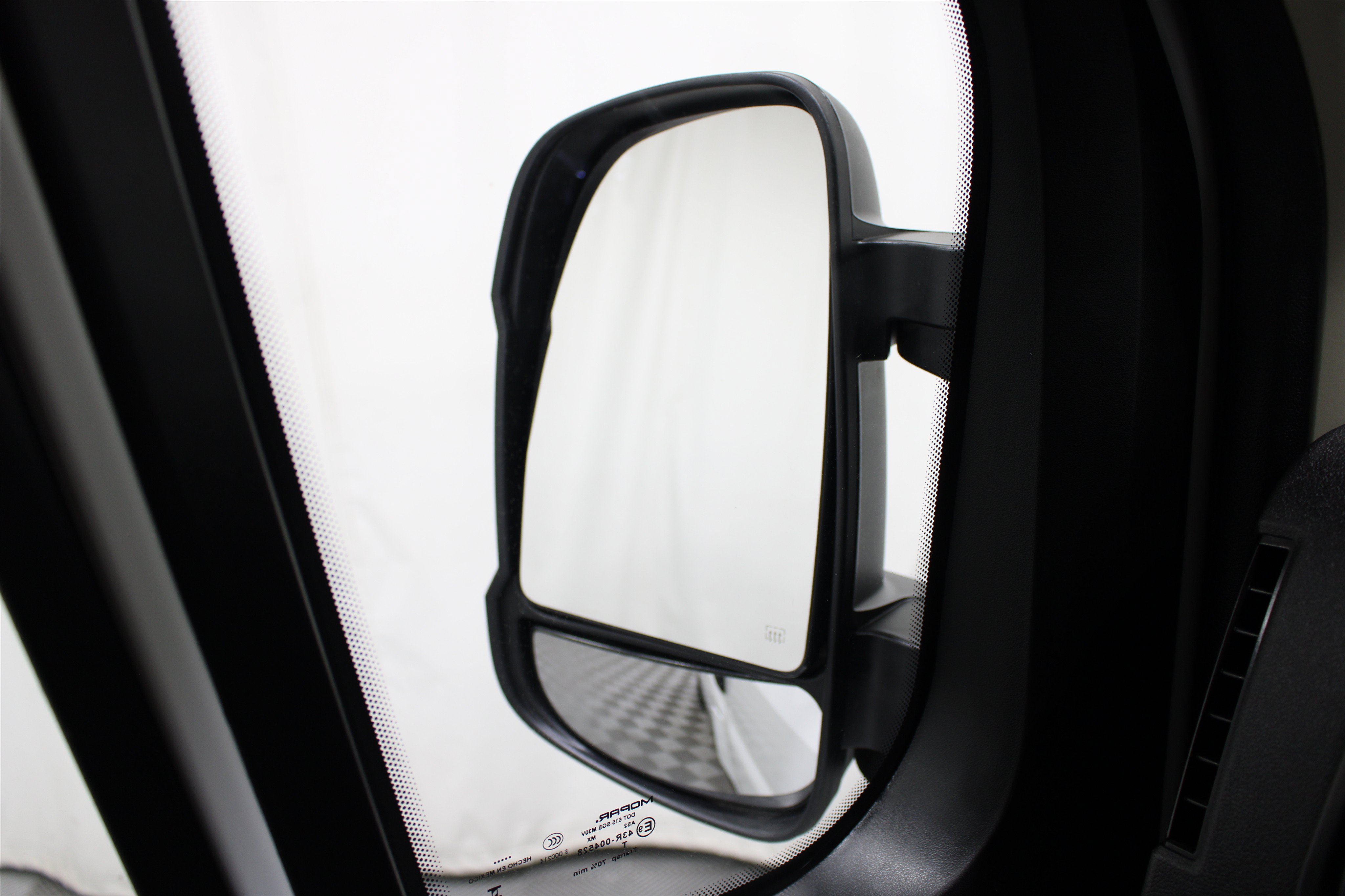Used 2025 RAM ProMaster 2500 w/ Convenience Group FWD image 8