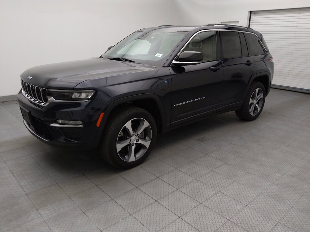 Used 2022 Jeep Grand Cherokee Limited 4xe w/ Luxury Tech Group II AWD/4WD image 2