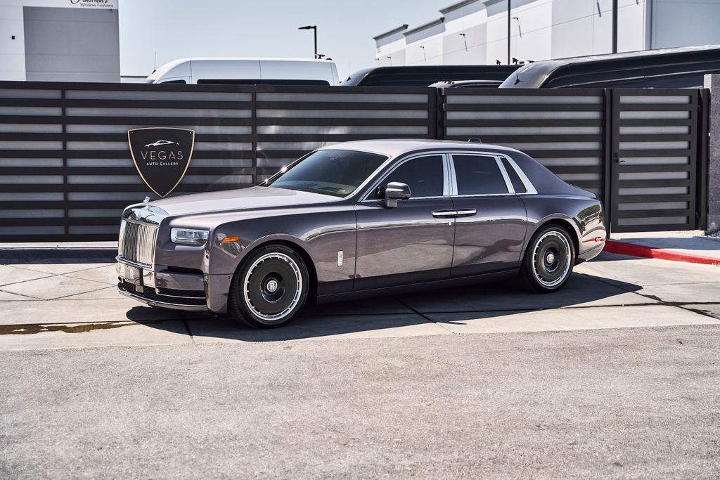 Used 2025 Rolls-Royce Phantom Sedan RWD image 7