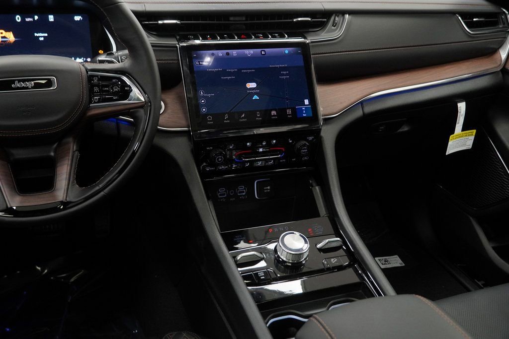 New 2025 Jeep Grand Cherokee L Summit w/ Obsidian Package image 23