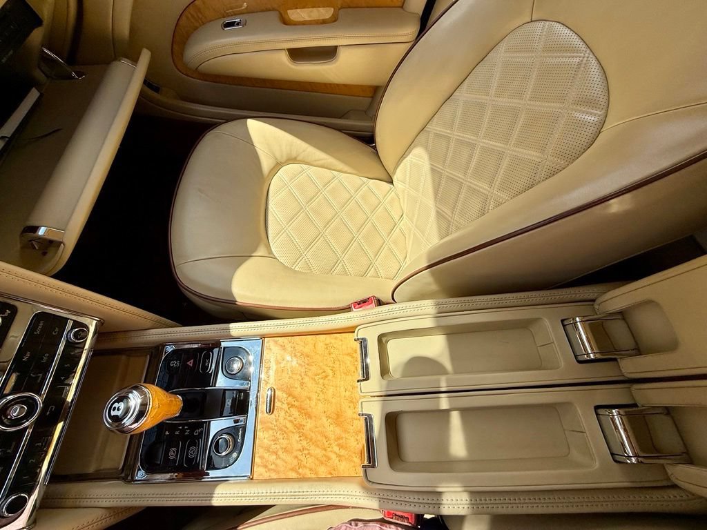 Used 2016 Bentley Mulsanne RWD image 31