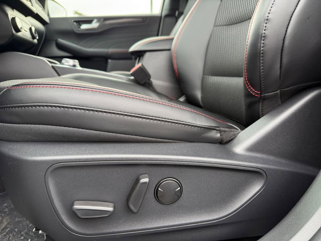 New 2026 Ford Escape ST-Line w/ Cold Weather Package image 18