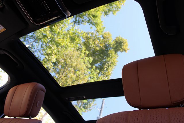 Used 2022 Mercedes-Benz S 500 4MATIC w/ 3D Technology Package image 21