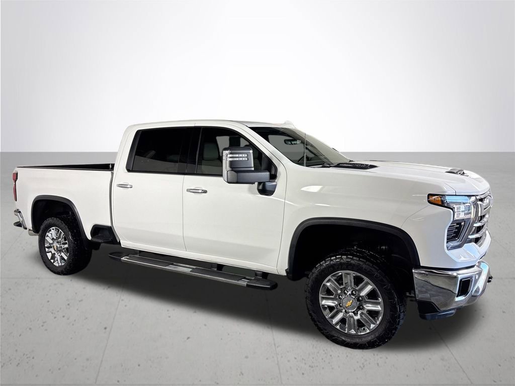 Used 2024 Chevrolet Silverado 3500 LTZ w/ LTZ Convenience Package image 4