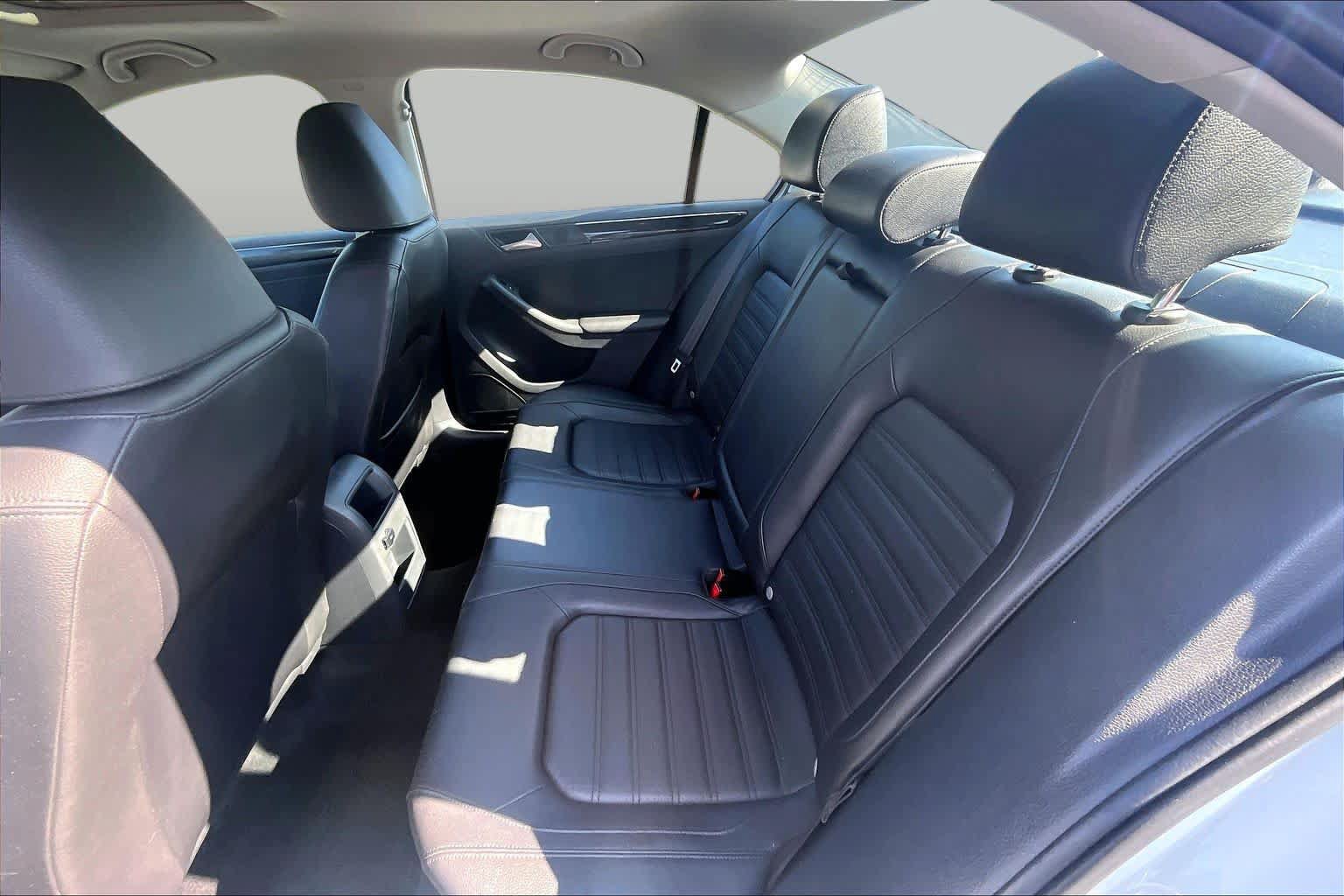 Used 2015 Volkswagen Jetta SEL FWD image 20