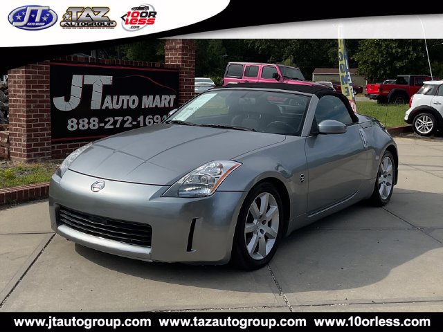 Used 2004 Nissan 350Z Enthusiast w/ Side Airbags Pkg RWD image 3
