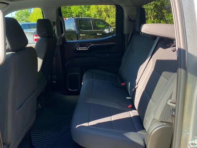 Used 2023 Chevrolet Silverado 1500 LT AWD/4WD image 9