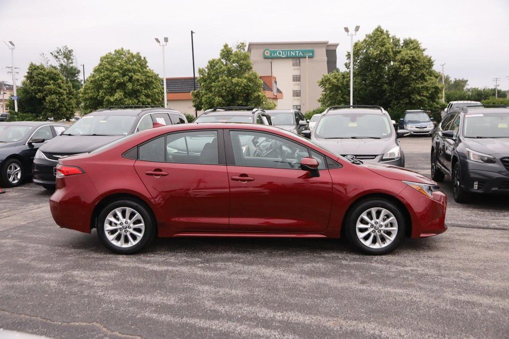 Used 2022 Toyota Corolla LE w/ LE Convenience Package FWD image 5