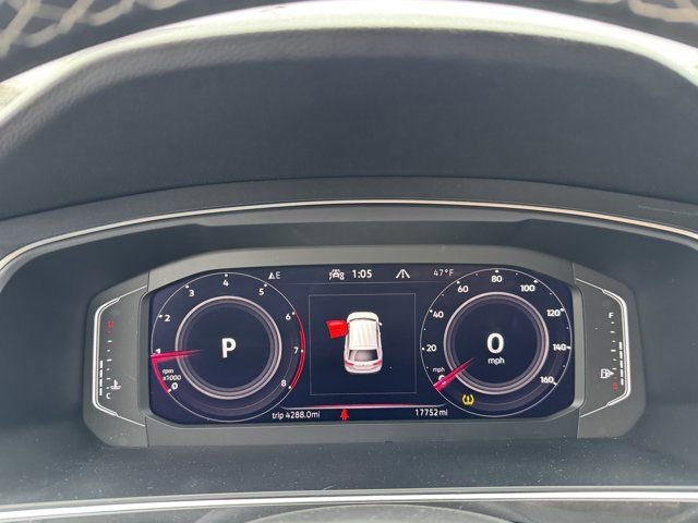 Certified 2023 Volkswagen Tiguan SEL R-Line image 21