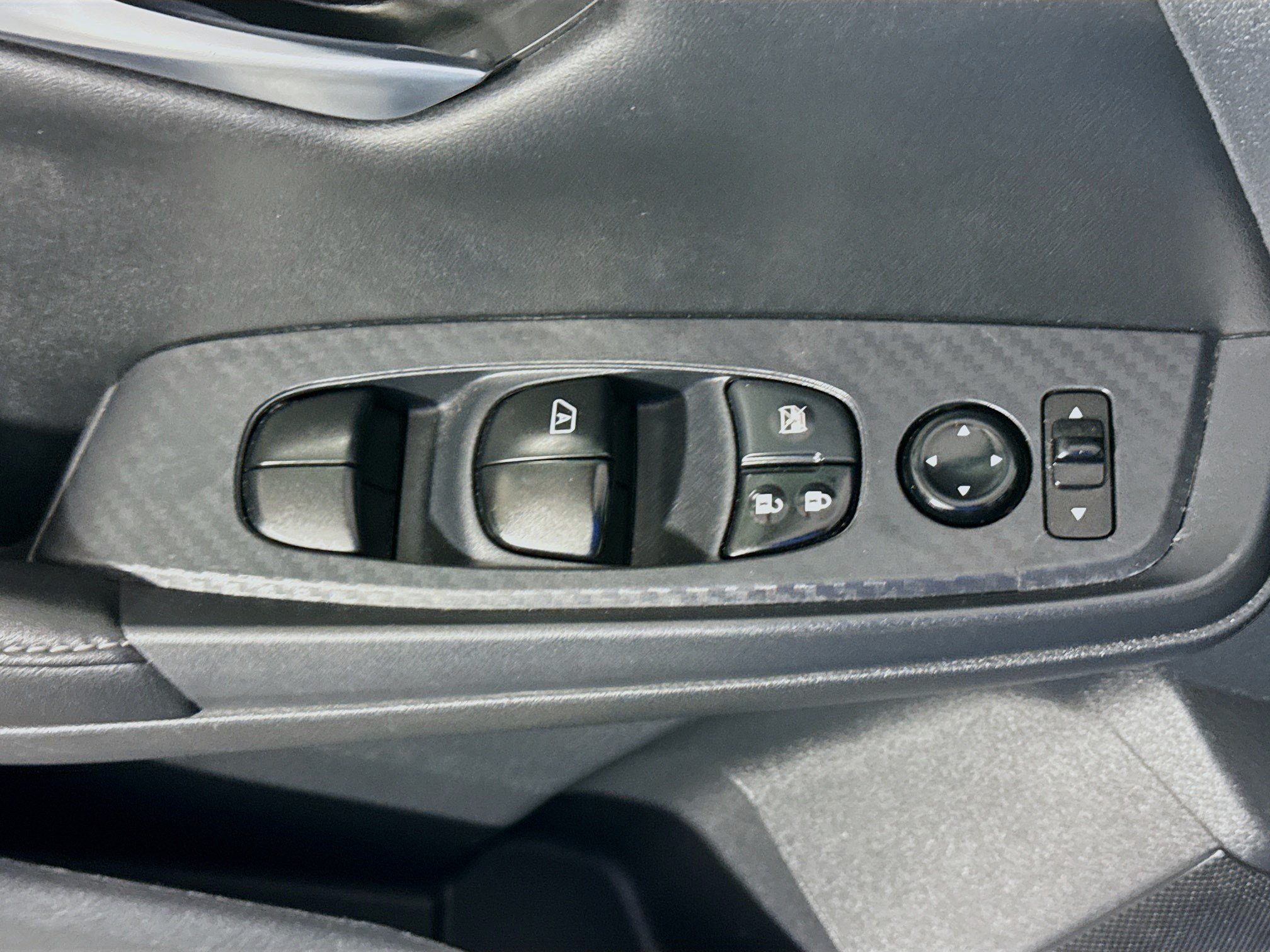 Used 2024 Nissan Sentra SV FWD image 24