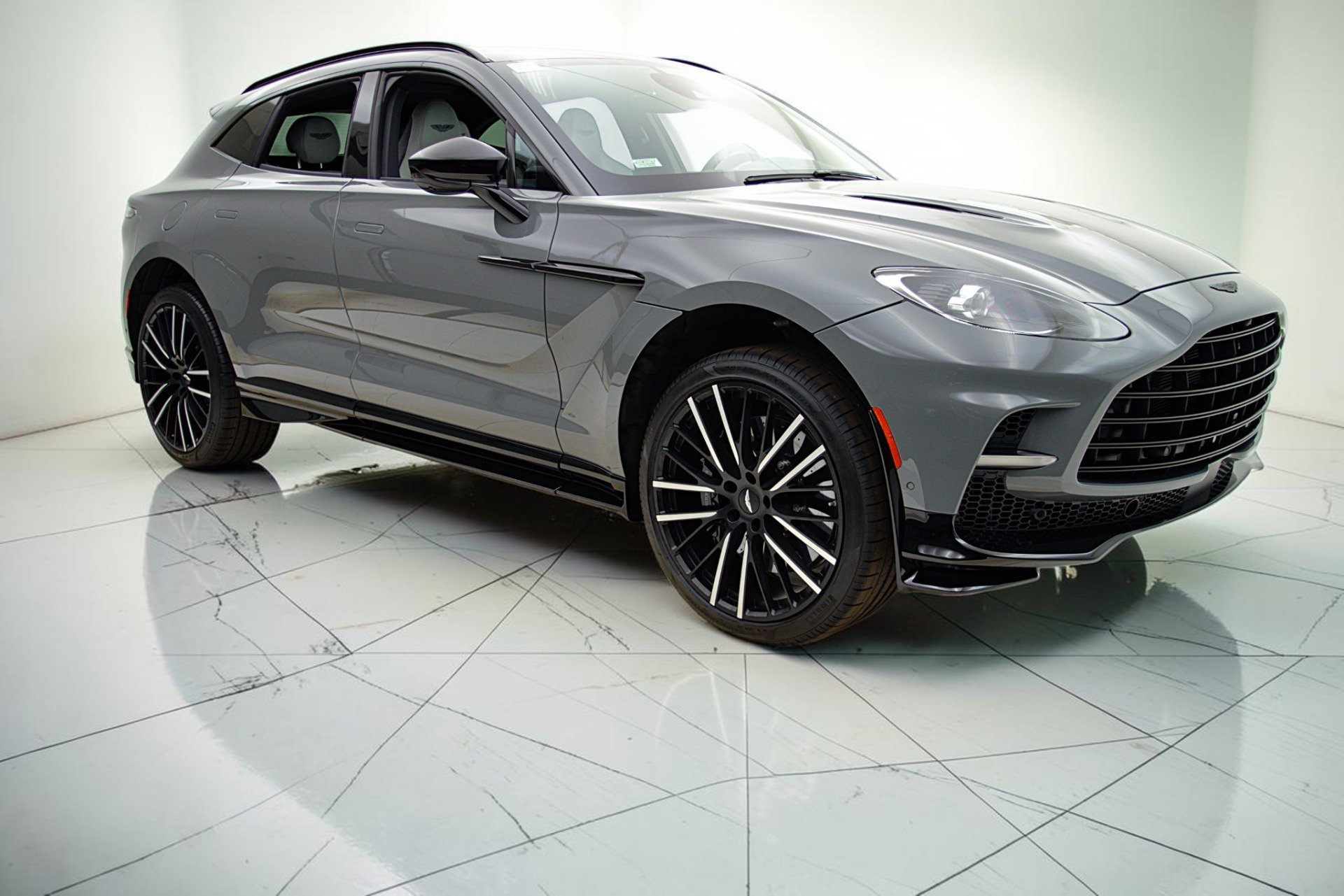 Used 2023 Aston Martin DBX 707 AWD/4WD image 18
