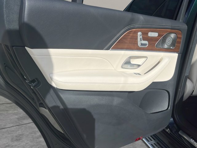 Used 2023 Mercedes-Benz GLS 450 4MATIC image 20