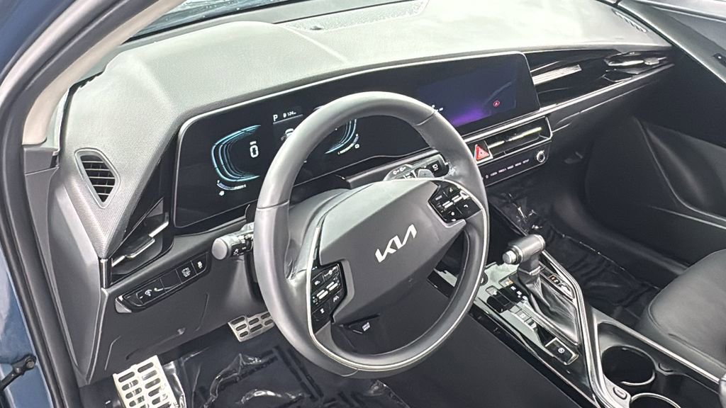 Used 2024 Kia Niro EX Touring image 36