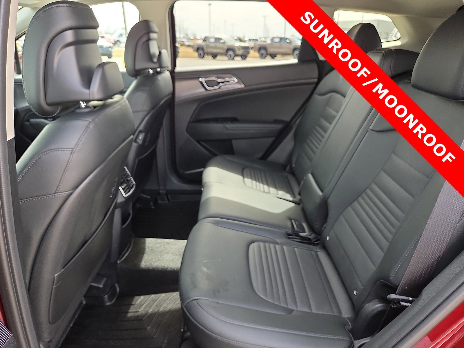 Used 2025 Kia Sportage SX image 10