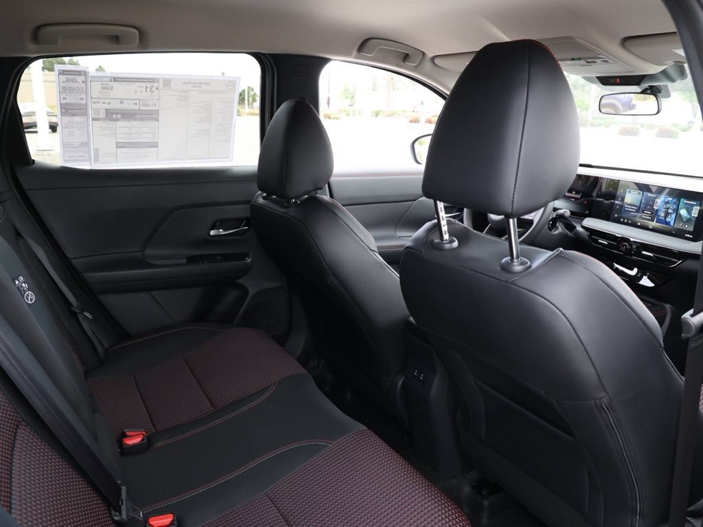 New 2026 Nissan Kicks SR FWD image 17