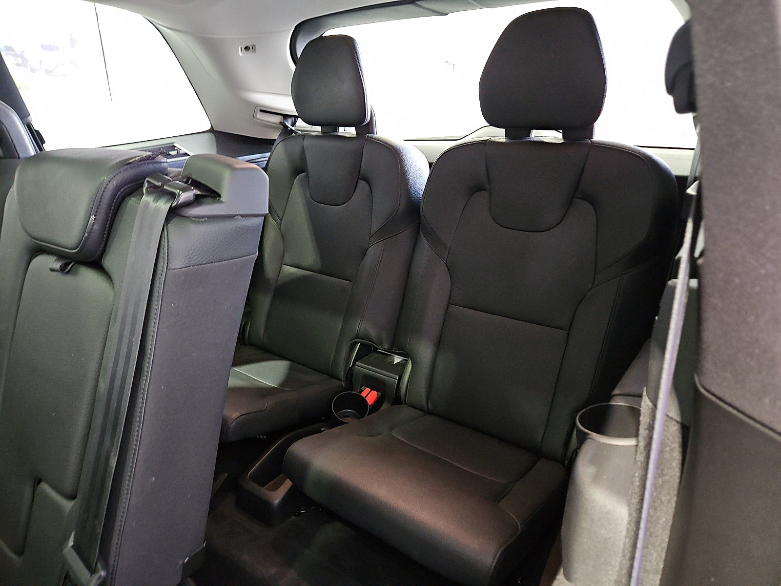 Used 2022 Volvo XC90 T6 Momentum AWD/4WD image 11