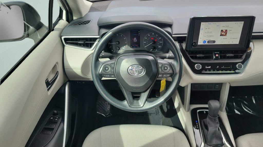 Used 2025 Toyota Corolla Cross L FWD image 11
