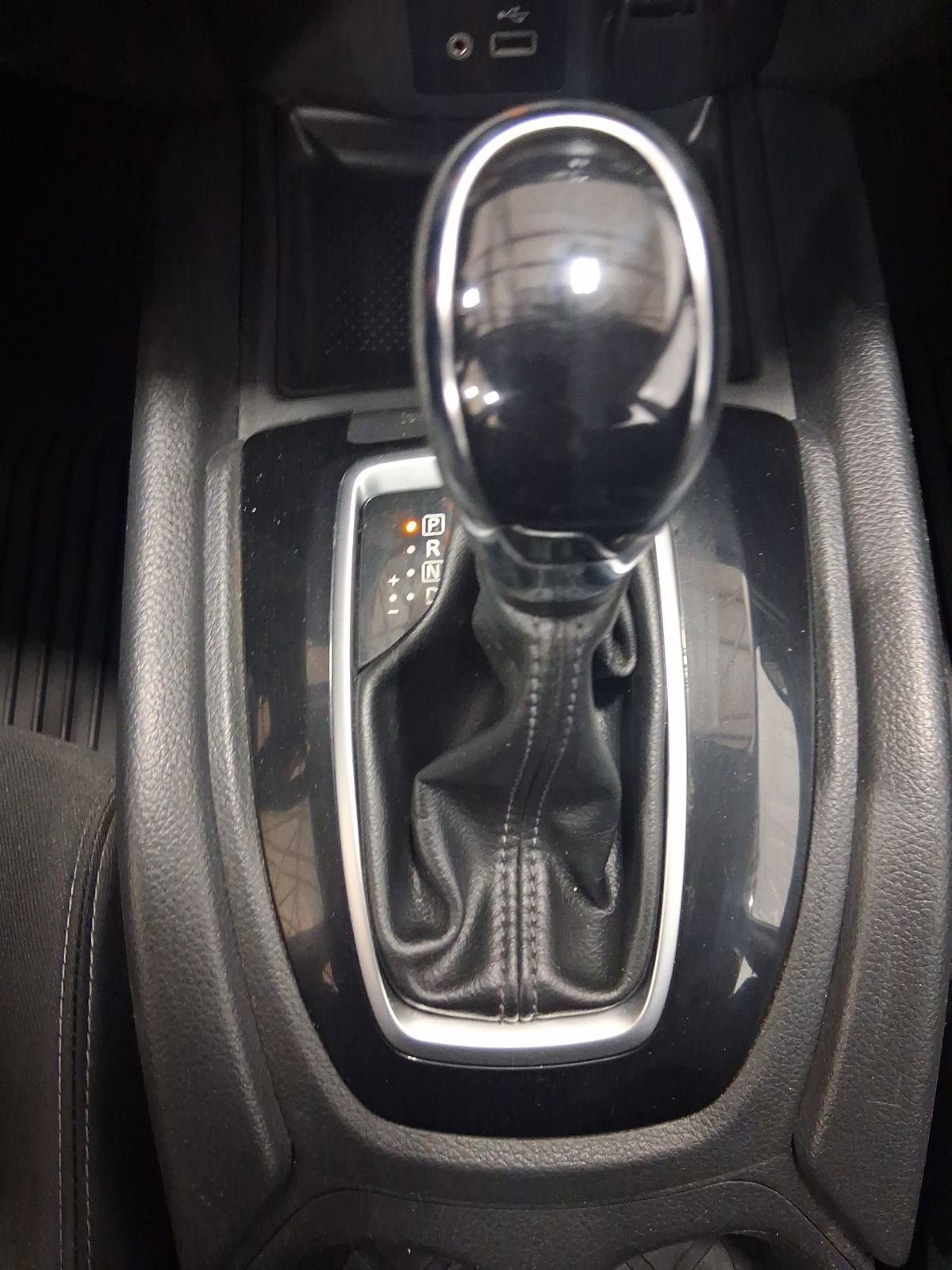 Used 2018 Nissan Rogue S AWD/4WD image 26