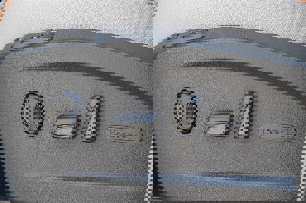 New 2025 Volkswagen ID. Buzz 1st Edition image 18