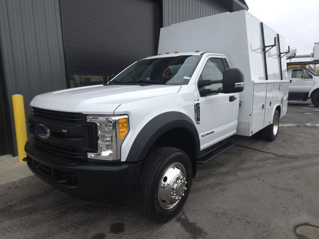 Used 2017 Ford F550 2WD Regular Cab Super Duty image 2
