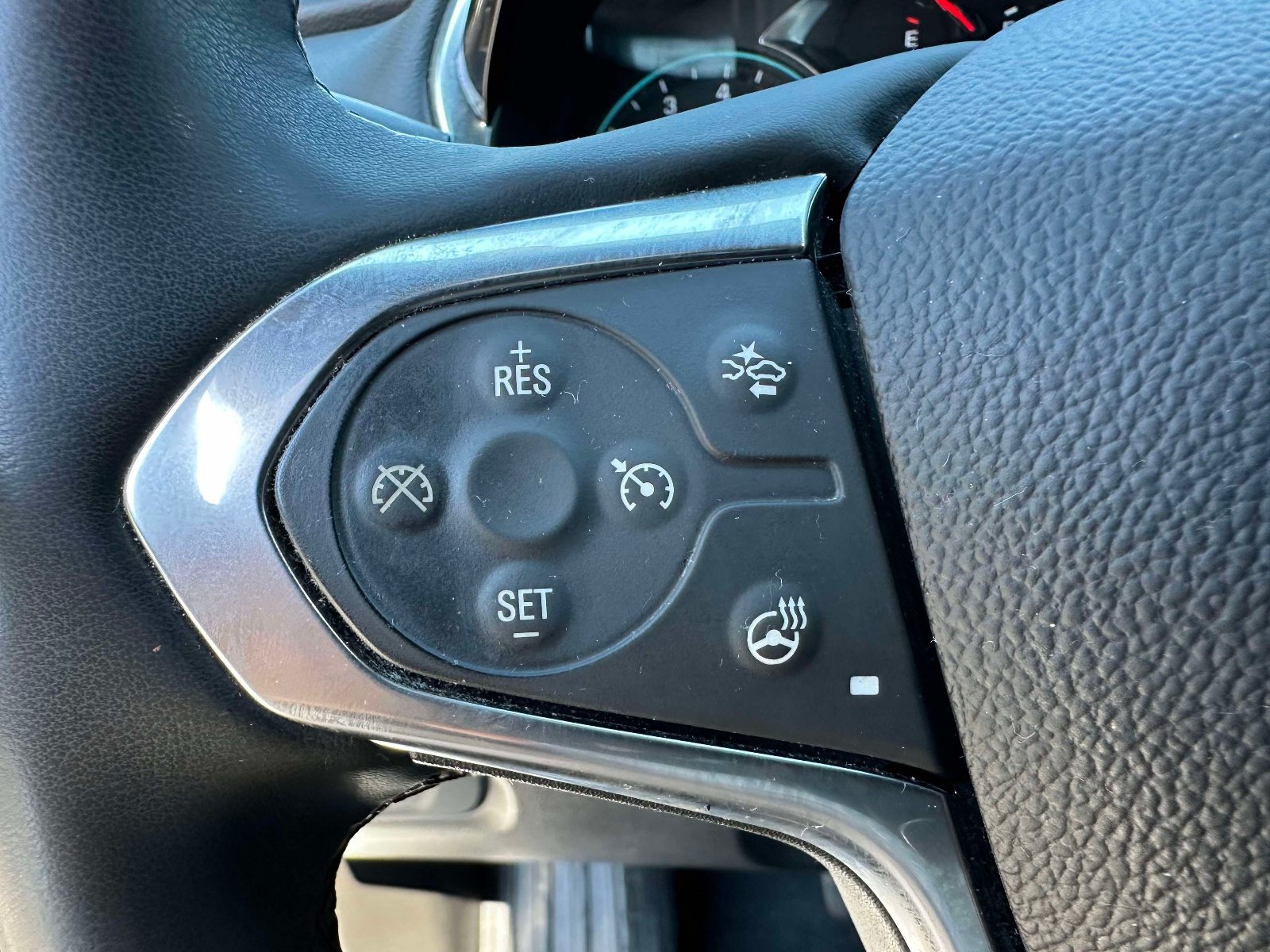 Used 2023 Chevrolet Traverse RS AWD/4WD image 17