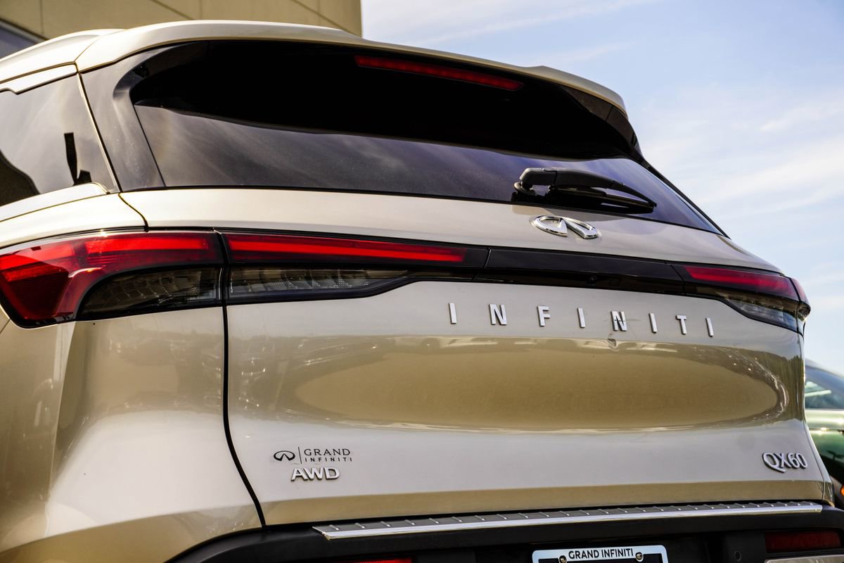 Used 2023 INFINITI QX60 Luxe w/ Cargo Package image 13