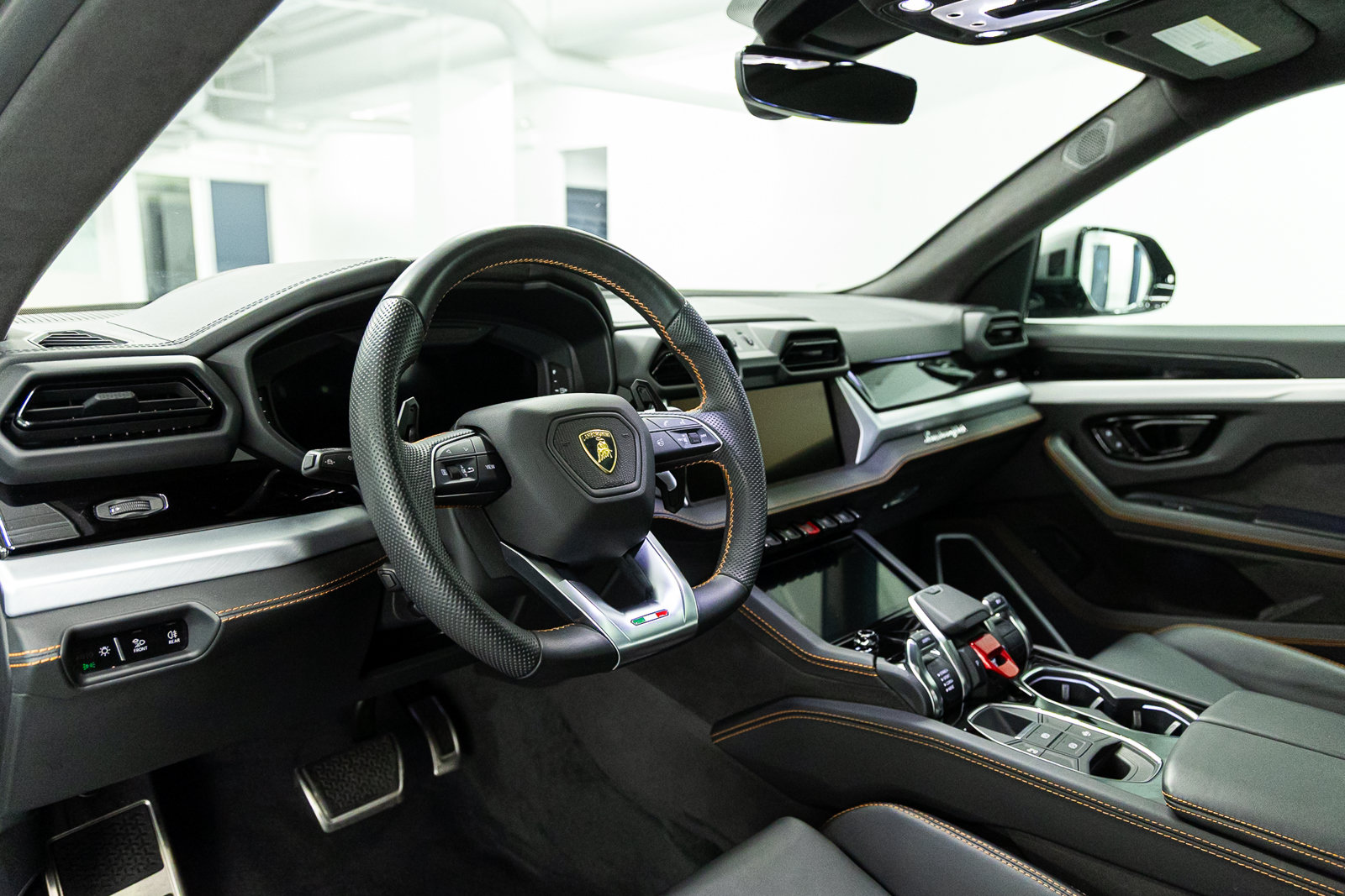 Used 2025 Lamborghini Urus S AWD/4WD image 22