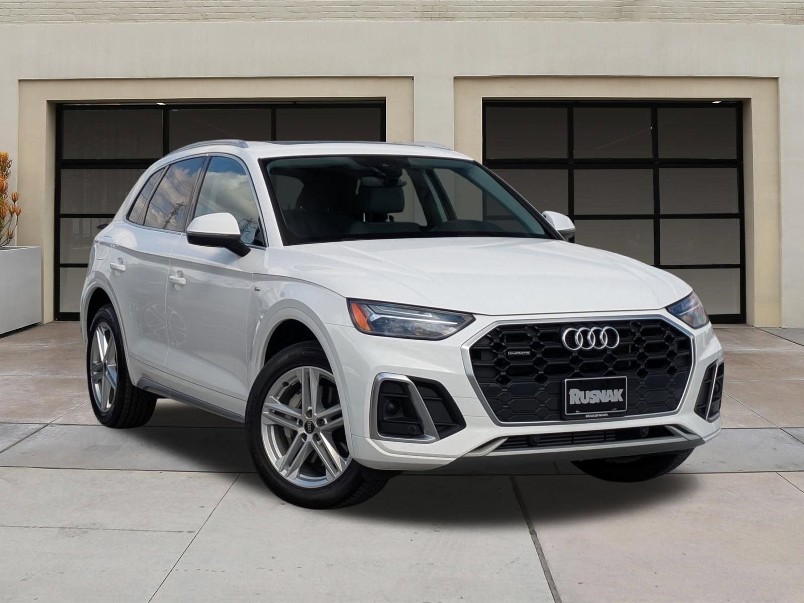 Used 2023 Audi Q5 e Premium w/ Convenience Package AWD/4WD image 33
